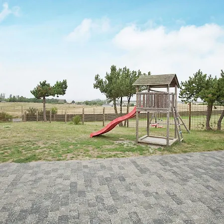 Four-bedroom Holiday In 5
