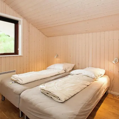 Four-bedroom Holiday In 5 Ebeltoft