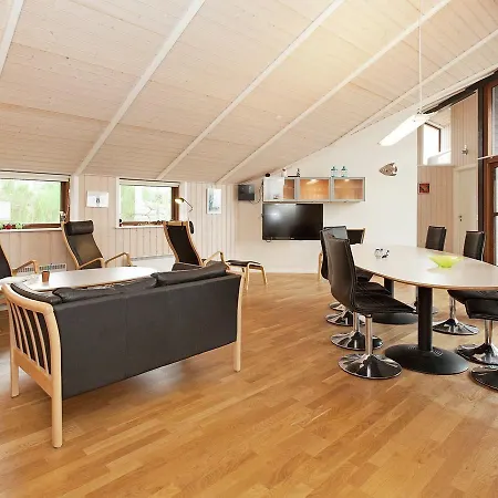 Four-bedroom Holiday In 5 Hébergement de vacances Ebeltoft