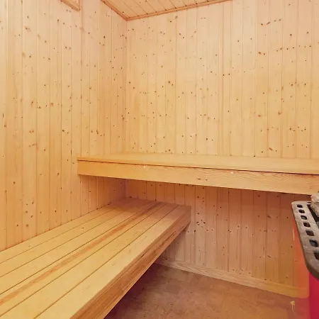 Four-bedroom Holiday In 5 Hébergement de vacances *