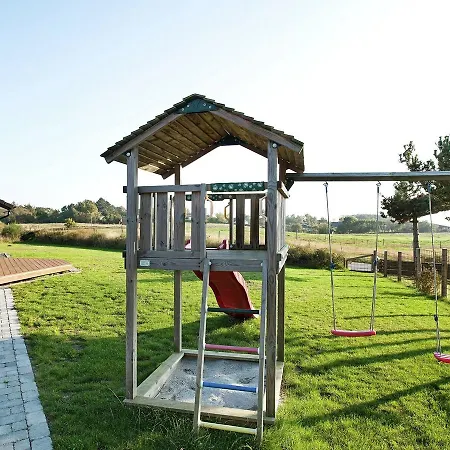 Four-bedroom Holiday In 5 Ebeltoft